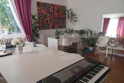 Apartament de vanzare in vila, cu 5 camere, 150 mp, zona And