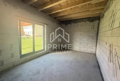 Casă cu Teren 433 Mp în Teiu - 8
