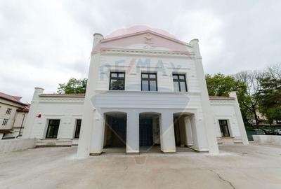 Spațiu comercial, de 2,300 mp, în Central - 27