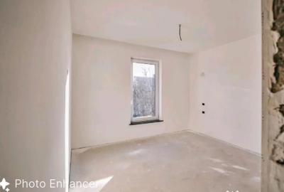 Casă cu 4 camere cu Teren 200 Mp în Central - 6