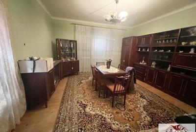 Casa de vanzare in Sibot 2200 mp teren - 4