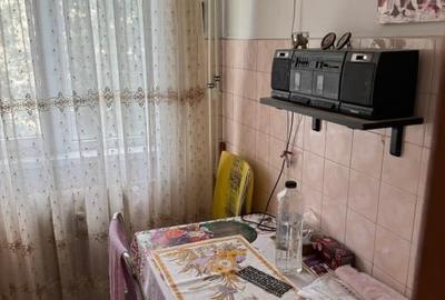 Apartament cu 3 camere semidecomandat în Obor - 2