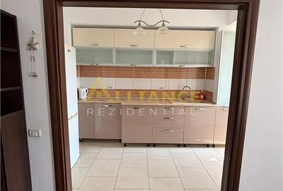 Apartament cu 3 camere semidecomandat în Central - 11