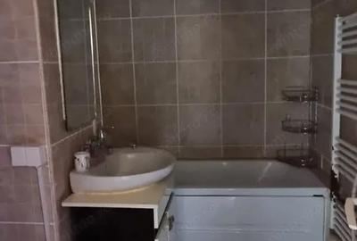 Apartament cu 2 camere decomandat în Semicentral