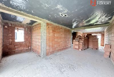 Duplex cu 8 camere cu Canalizare în Săcălaz - 17