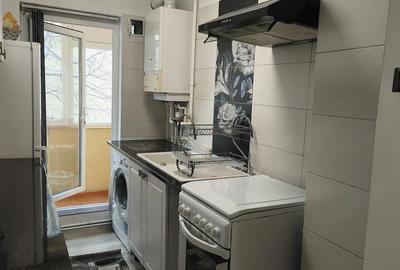 Apartament cu 3 camere decomandat în Astra - 9