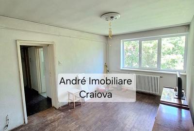 Apartament cu 3 camere semidecomandat în Calea București - 3