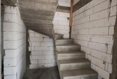 Casă cu 4 camere cu Teren 450 Mp în Malu Mare - 4