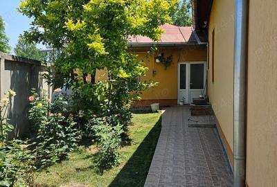 Casă cu 5 camere în Caracal - 1