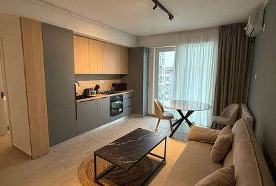 Apartament cu 2 camere semidecomandat, mobilat în Est
