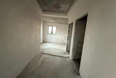 Casă cu Teren 250 Mp în Central - 3