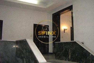 Birou, de 995 mp, în Central - 4