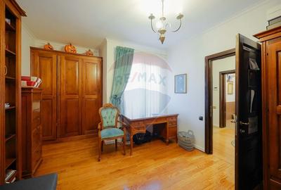 Casa / Vila cu 5 camere de vanzare in zona Dealuri Oradea - 12