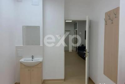 Spațiu comercial, de 22 mp, în Central - 4