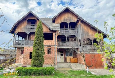 Casă individuală cu 12 camere cu Canalizare în Exterior Est - 25