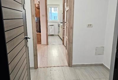 Vând garsonieră bulevardul Basarabia - 14