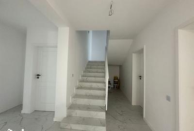 Casă cu 5 camere cu Teren 435 Mp în Oncea - 20