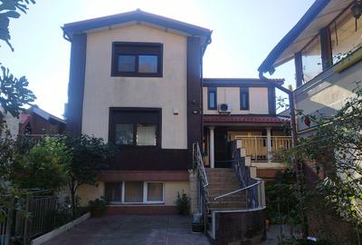 Vila deosebita, libera, zona centrala, ideal resedinta sau clinica, birouri - 2