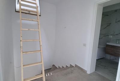 Casă cu 4 camere cu Canalizare în Central - 9