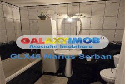 Garsonieră decomandată în Micro 6 - 8