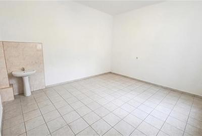 Spațiu comercial, de 35 mp, în Central - 3