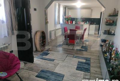Casă cu 4 camere cu Teren 388 Mp în Siret