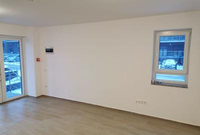 Spatiu comercial de vanzare zona Tractorul bloc nou - 11