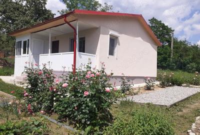 Casă cu 2 camere cu Teren 2200 Mp în Marița - 1