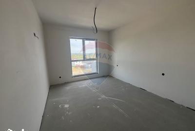 Casă cu 4 camere cu Teren 300 Mp în Central - 13
