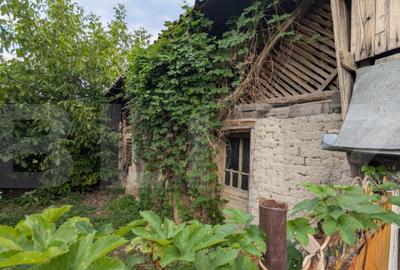 Casă cu 3 camere cu Teren 2540 Mp în Central