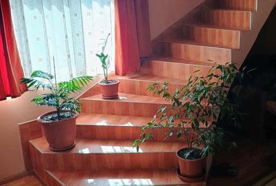 Casă cu Teren 300 Mp în Central - 2