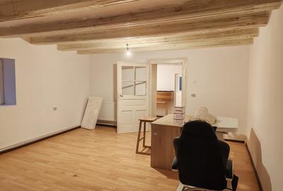 Casă individuală cu 8 camere cu Teren 500 Mp în Central - 4