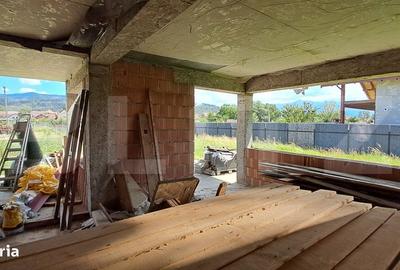 Casă cu 4 camere cu Canalizare în Cristian - 4