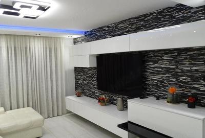 Apartament cu 4 camere decomandat în Central