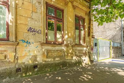 Piata Victoriei Mihalache stradal Corp Casa monument curt... - 2