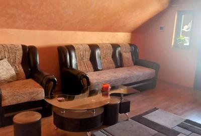 Sinaia ultracentral - apartament 4 camere la mansarda in vila P+1+M - 2