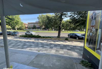 Spațiu comercial, de 30 mp, în Central - 8
