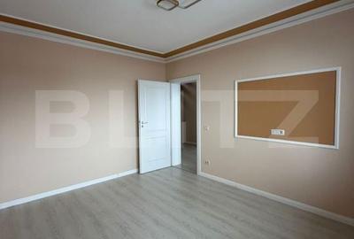 Casă cu 4 camere cu Teren 400 Mp în Central - 3