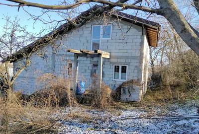 Casă cu 6 camere cu Teren 1400 Mp în Sărata (Sărata) - 2