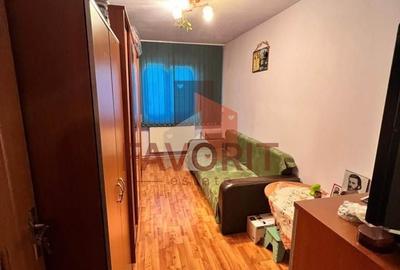Apartament cu 3 camere decomandat, mobilat în Dâmbovița - 2