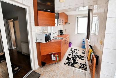 Apartament cu 2 camere semidecomandat în Apărătorii Patriei - 1