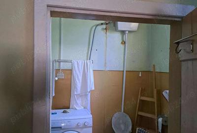 Casa de vanzare cu 2 camere , langa Liceul Economic , 110.000 euro neg - 12