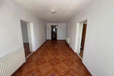 Casă cu 3 camere în Ciobănoaia - 2