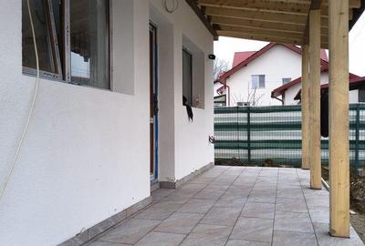 Casă cu 3 camere decomandat în Cornu - 1