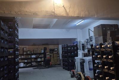 Spațiu comercial, de 250 mp, în Central - 3