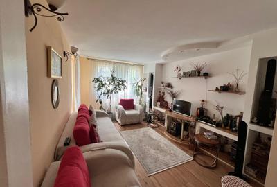 Apartament cu 3 camere decomandat în Far - 20