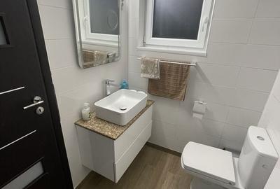 Apartament cu 3 camere decomandat în Central - 1