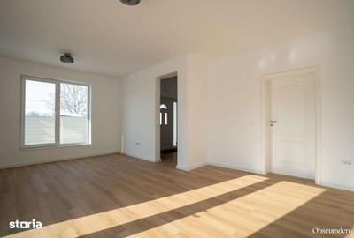 Casă cu 3 camere cu Teren 315 Mp în Crevedia - 1
