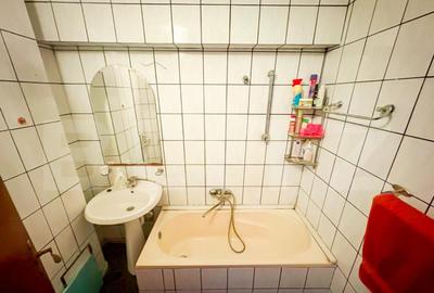 Apartament cu 4 camere, decomandat, zona Decebal - 4