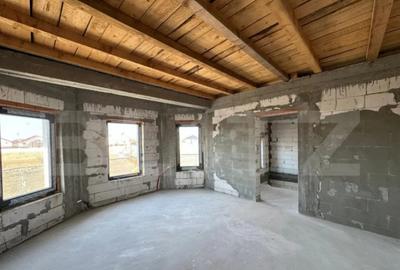 Casă cu 3 camere cu Teren 339 Mp în Central - 9